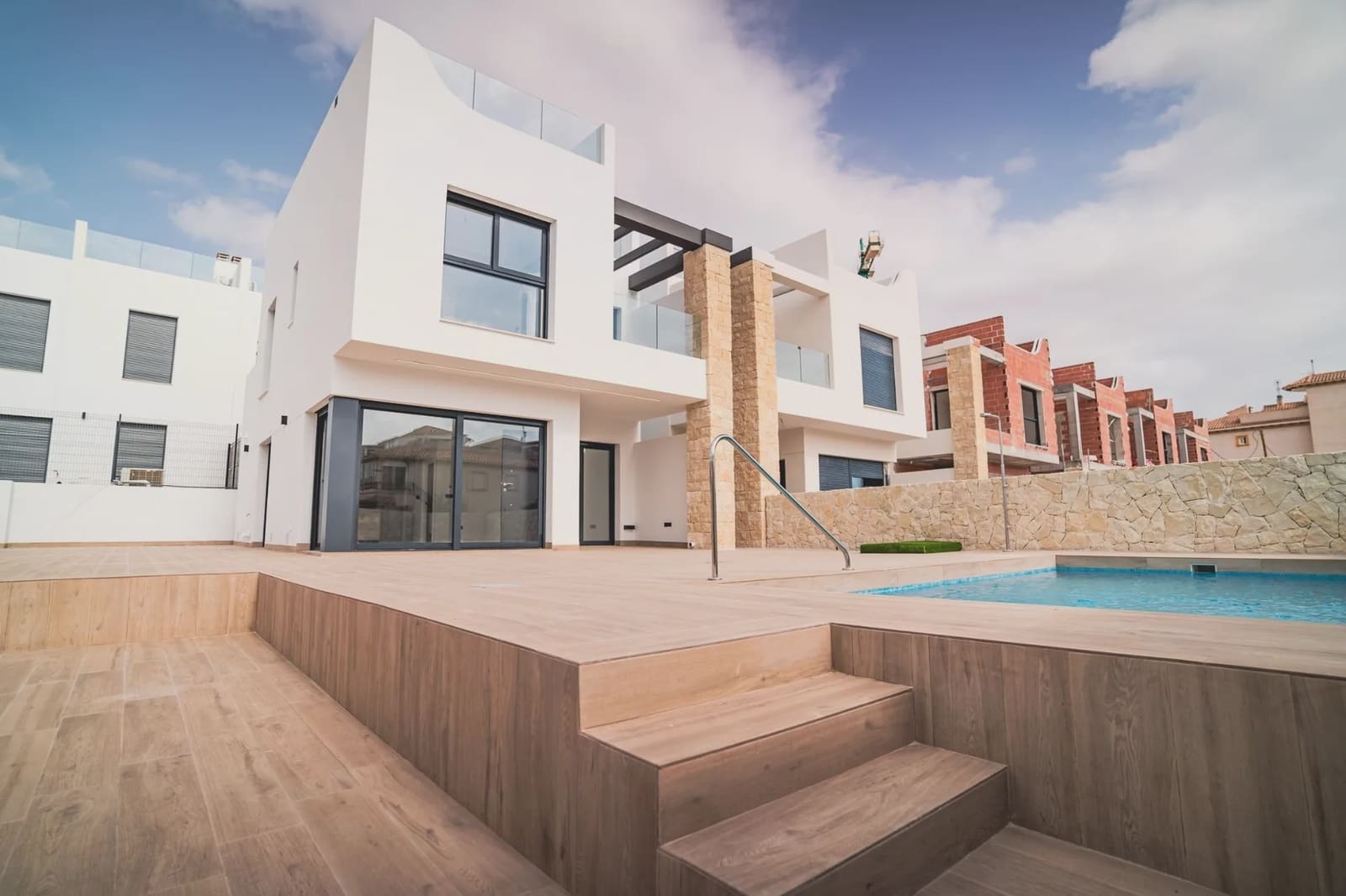 4 Zimmer Villa zu verkaufen in Orihuela Costa mit Pool - 699.900 € (Ref: 9961268)