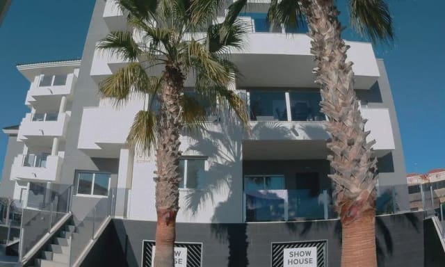 2 soveværelse Villa til salg i Blue Lagoon med swimmingpool garage - € 295.000 (Ref: 9961293)