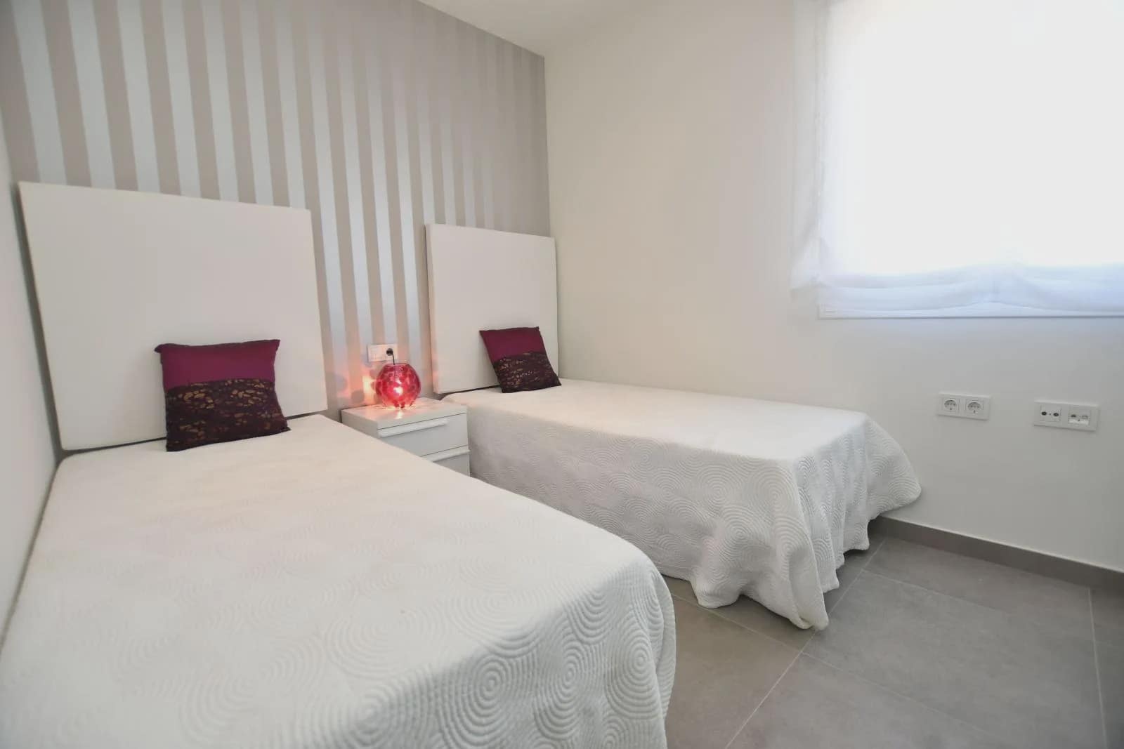 2 slaapkamer Bungalow te koop in San Miguel de Salinas met zwembad garage - € 262.900 (Ref: 9961403)