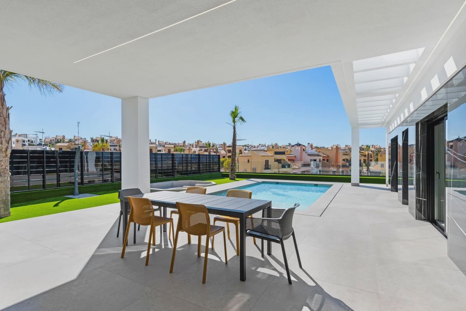 3 soverom Villa til salgs i Algorfa med svømmebasseng garasje - € 670 000 (Ref: 9961433)