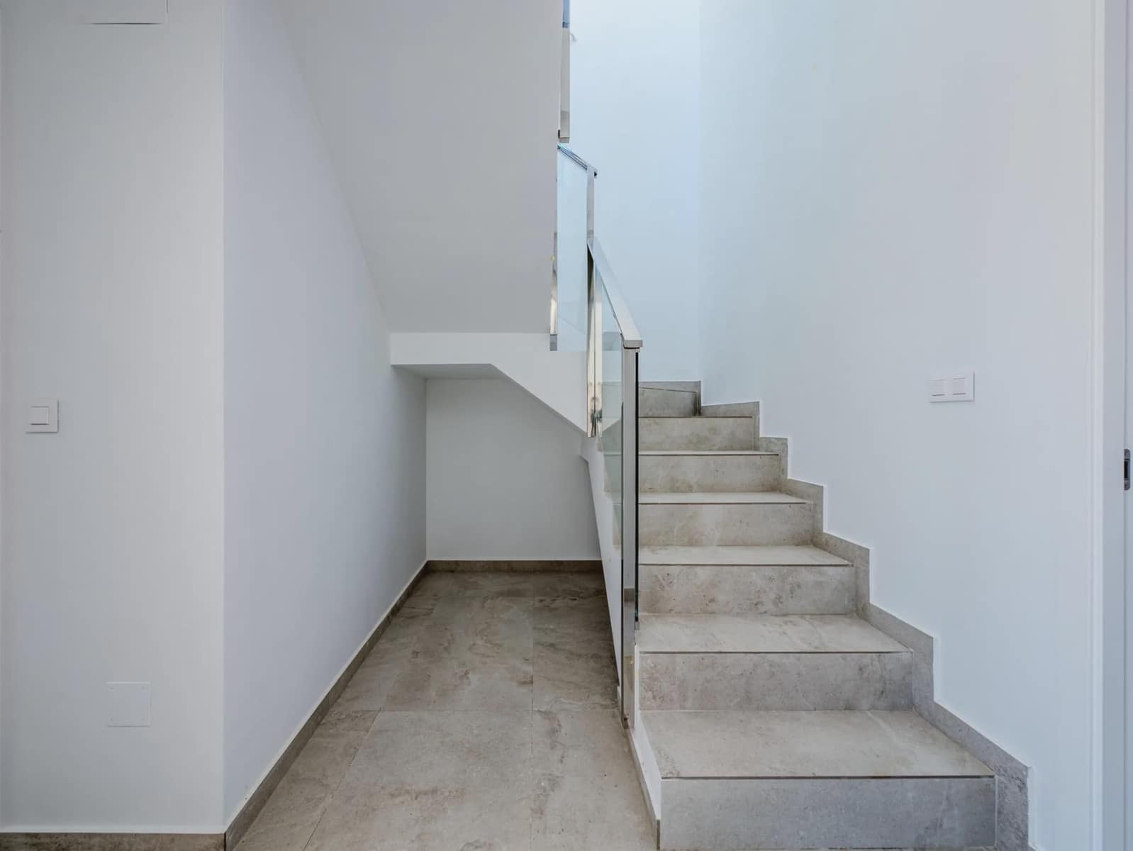 3 sypialnia Willa na sprzedaż w Algorfa z basenem garażem - 489 000 € (Ref: 9968549)