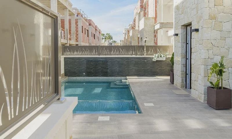 3 soveværelse Villa til salg i Rojales med swimmingpool - € 649.000 (Ref: 9968659)