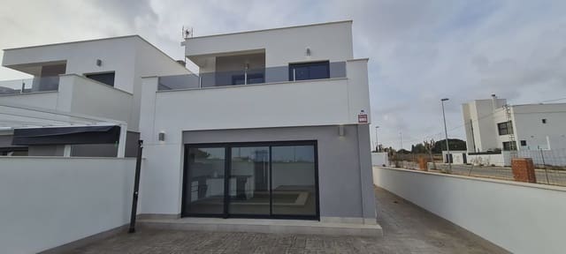 3 makuuhuone Huvila myytävänä paikassa Villamartin, Orihuela mukana uima-altaan 
autotalli - 549 900 € (Ref: 9968667)