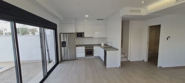 3 makuuhuone Huvila myytävänä paikassa Villamartin, Orihuela mukana uima-altaan 
autotalli - 549 900 € (Ref: 9968667)
