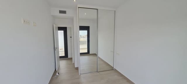 3 makuuhuone Huvila myytävänä paikassa Villamartin, Orihuela mukana uima-altaan 
autotalli - 549 900 € (Ref: 9968667)