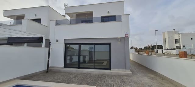 3 makuuhuone Huvila myytävänä paikassa Villamartin, Orihuela mukana uima-altaan 
autotalli - 549 900 € (Ref: 9968667)