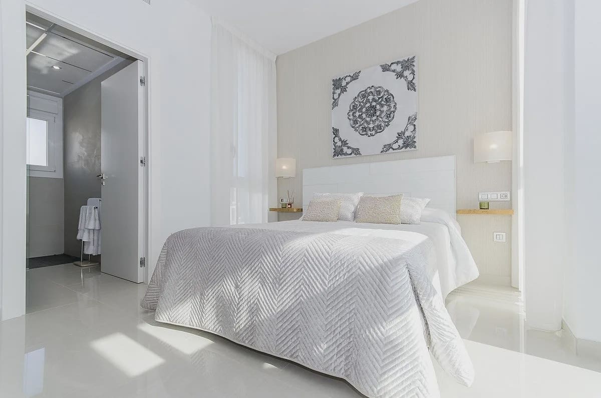 3 bedroom Villa for sale in Los Montesinos with pool garage - € 485,000 (Ref: 9968670)