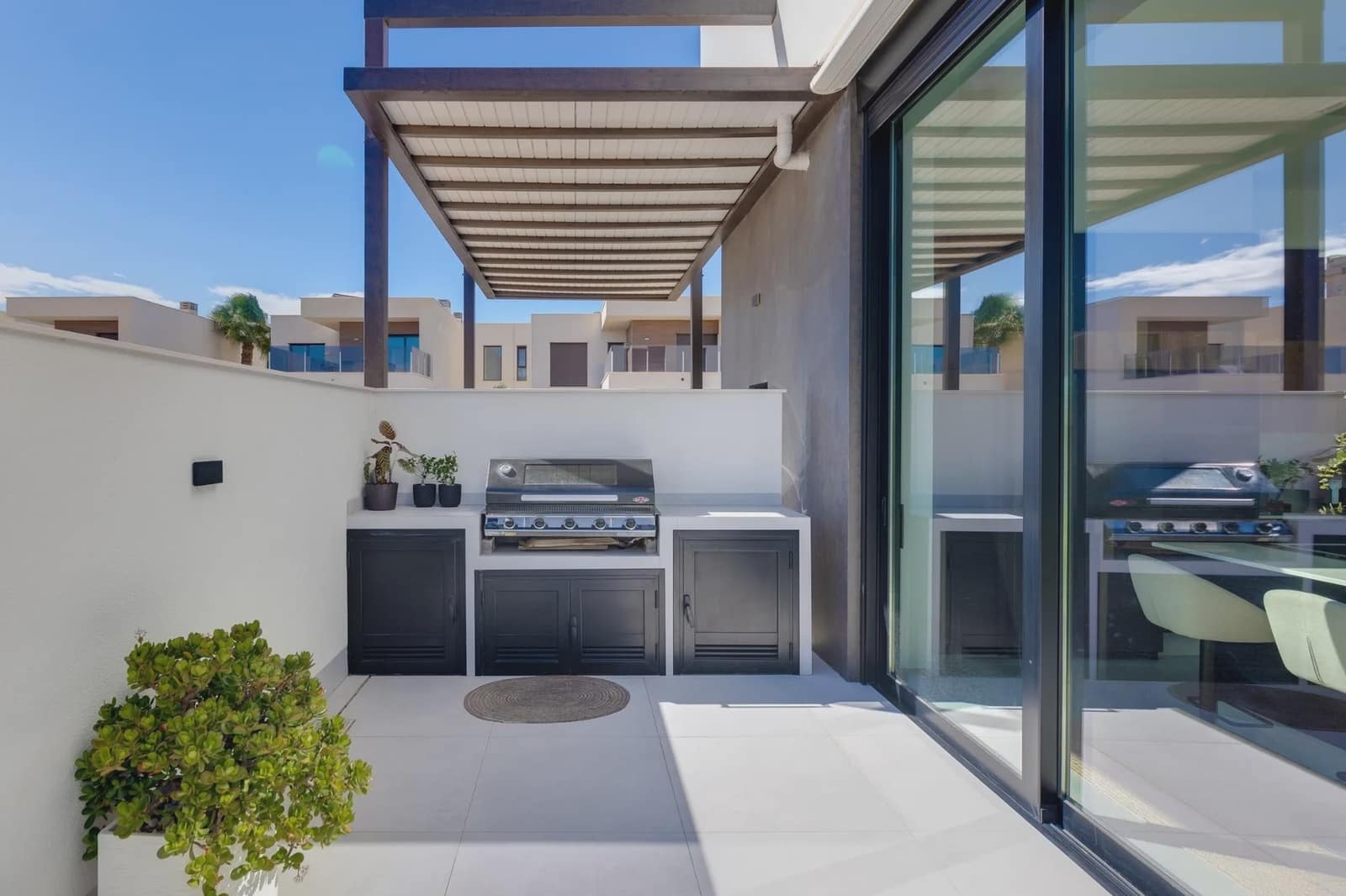 3 Zimmer Villa zu verkaufen in Pilar de la Horadada mit Pool Garage - 594.000 € (Ref: 9968706)