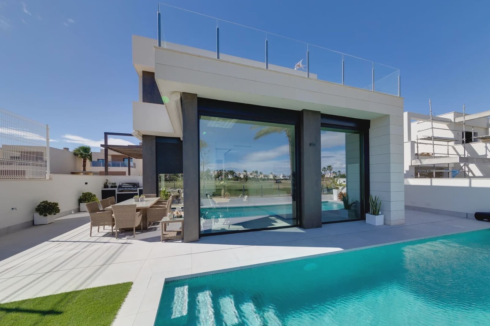 3 Zimmer Villa zu verkaufen in Pilar de la Horadada mit Pool Garage - 594.000 € (Ref: 9968706)