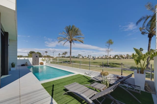 3 Zimmer Villa zu verkaufen in Pinar de Campoverde, Pilar de la Horadada mit Pool Garage - 594.000 € (Ref: 9968706)
