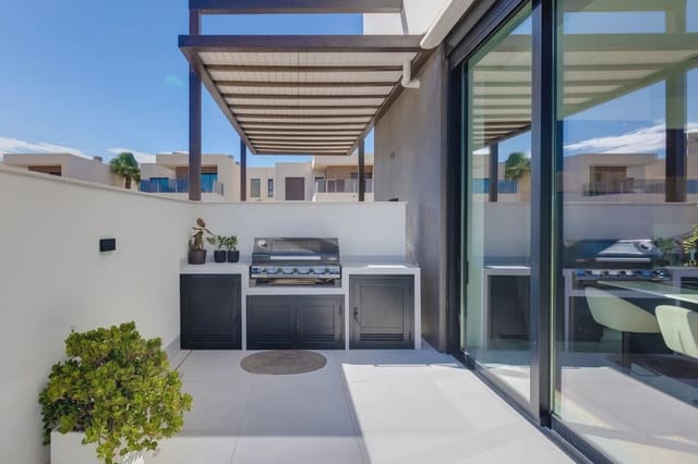 3 Zimmer Villa zu verkaufen in Pinar de Campoverde, Pilar de la Horadada mit Pool Garage - 594.000 € (Ref: 9968706)