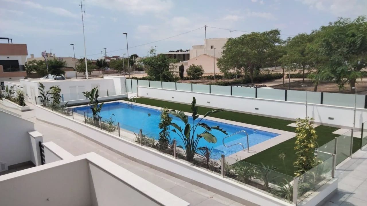 3 chambre Bungalow à vendre à Pilar de la Horadada avec piscine garage - 295 000 € (Ref: 9968788)