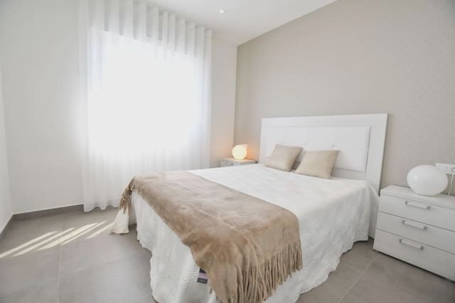 2 chambre Bungalow à vendre à San Miguel de Salinas avec piscine garage - 262 900 € (Ref: 9968806)
