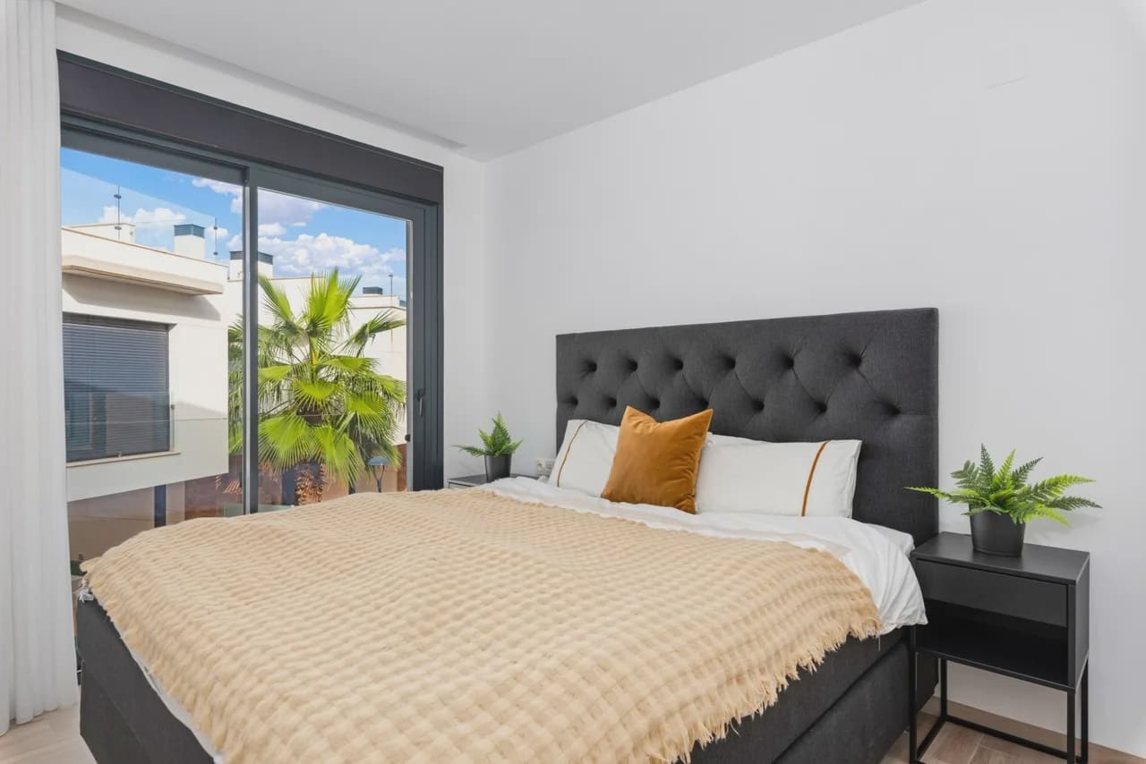 5 slaapkamer Villa te koop in Cabo Roig met zwembad garage - € 829.000 (Ref: 9977700)
