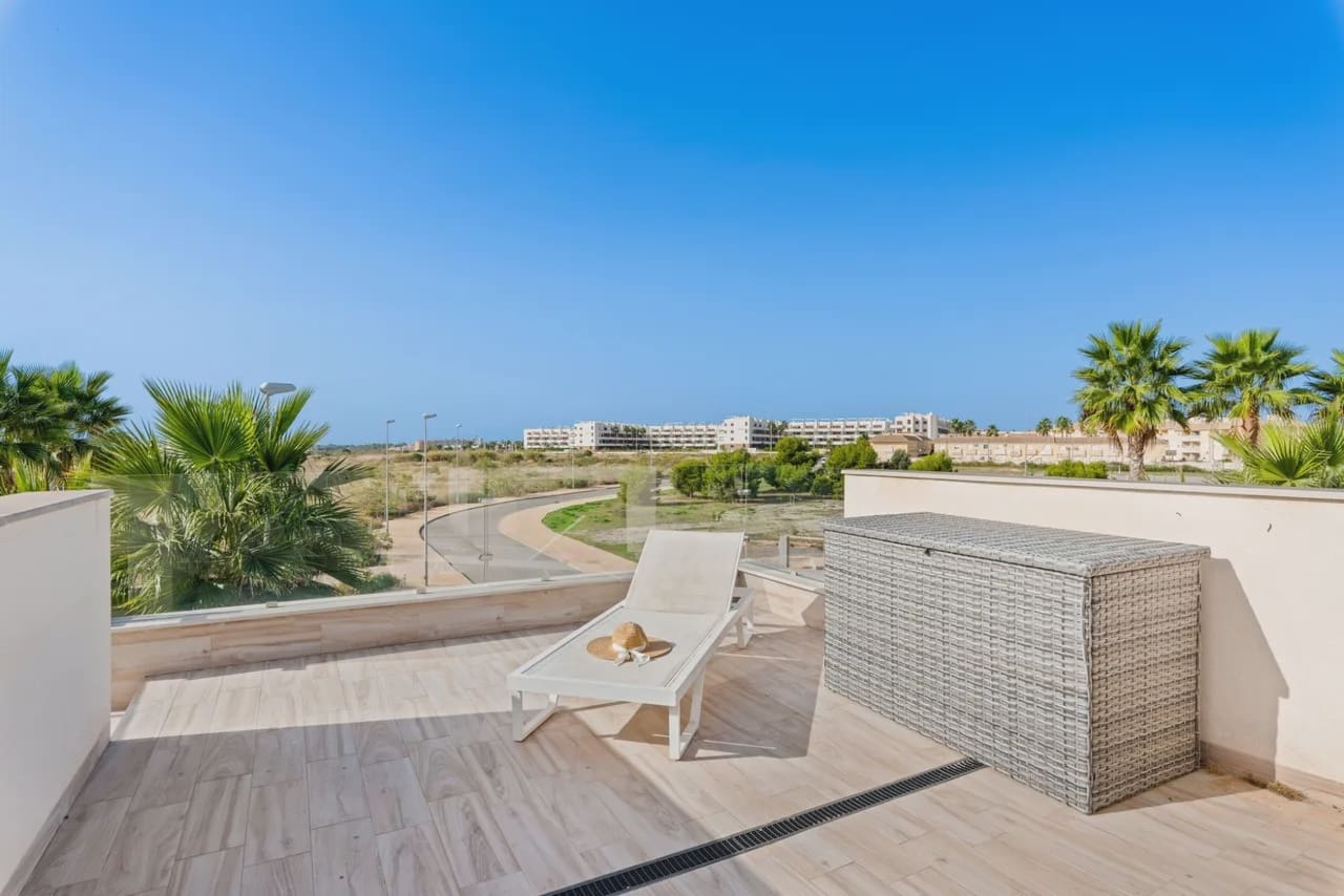5 slaapkamer Villa te koop in Cabo Roig met zwembad garage - € 829.000 (Ref: 9977700)