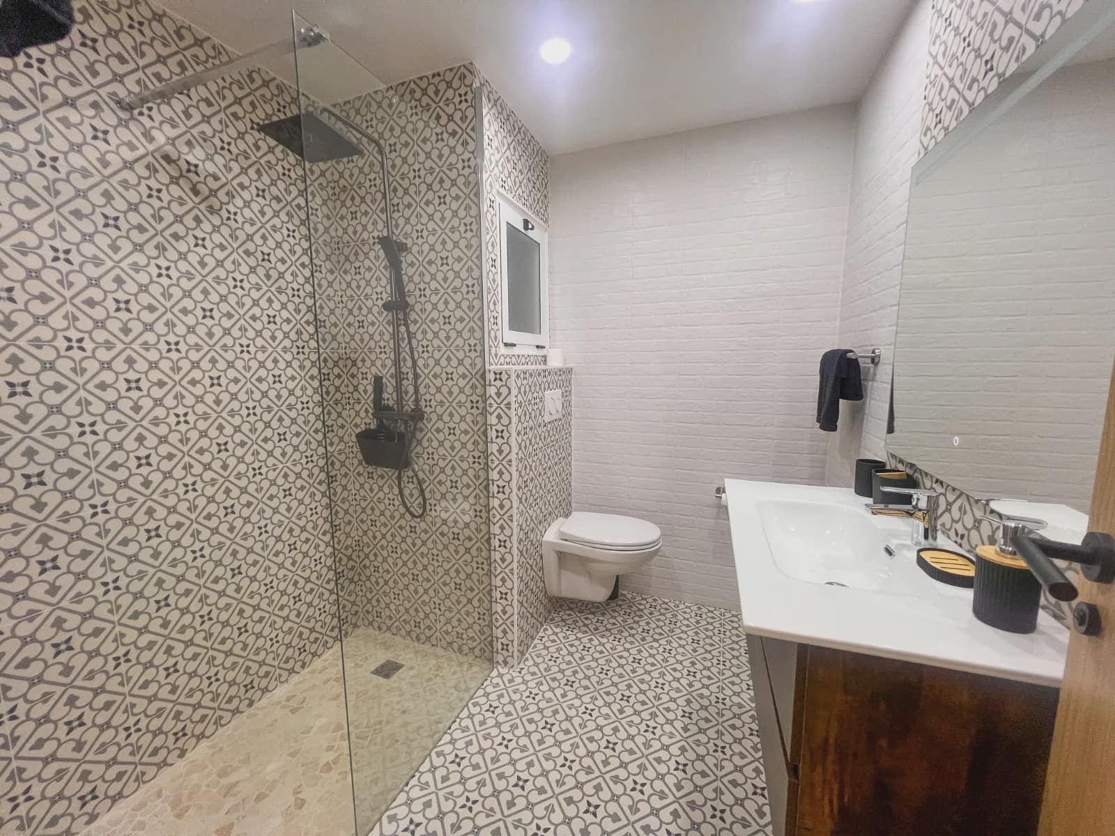 4 bedroom Apartment for sale in Torrevieja - € 285,000 (Ref: 9977706)