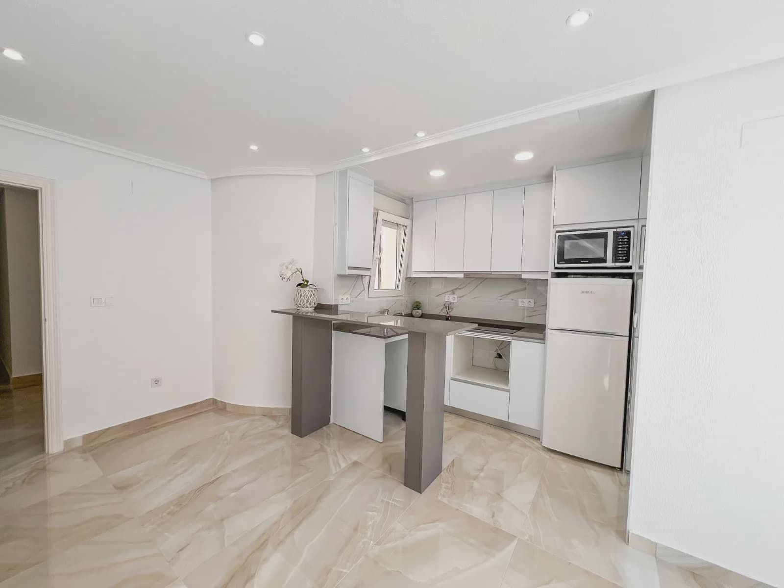 2 soveværelse Villa til salg i Torrevieja med garage - € 198.900 (Ref: 9977707)
