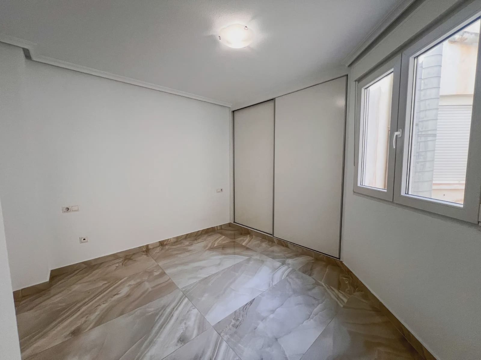 2 soveværelse Villa til salg i Torrevieja med garage - € 198.900 (Ref: 9977707)