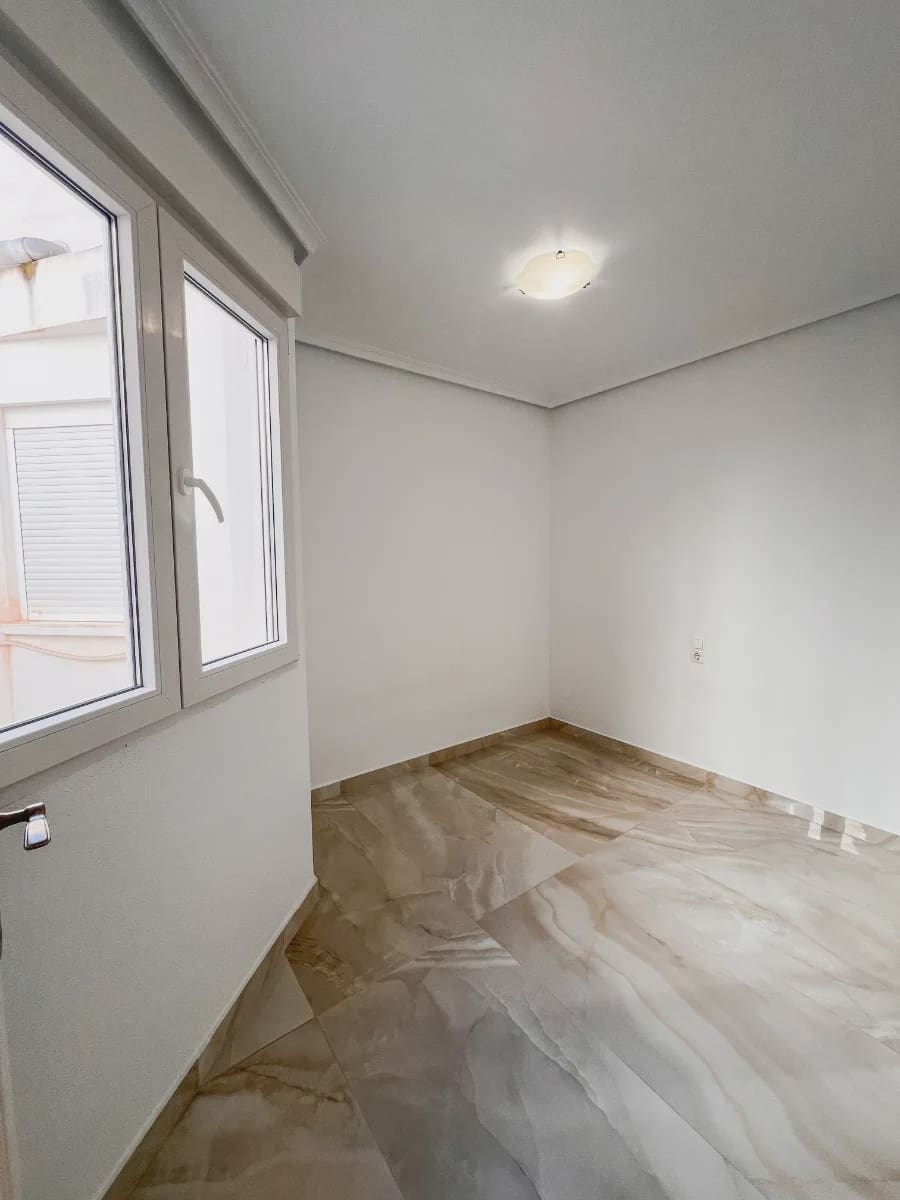 2 soveværelse Villa til salg i Torrevieja med garage - € 198.900 (Ref: 9977707)