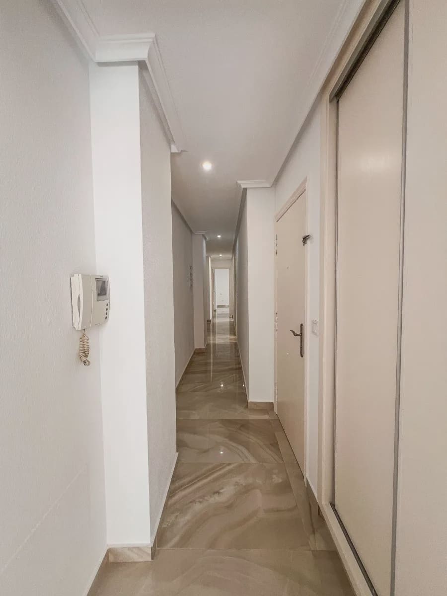 2 soveværelse Villa til salg i Torrevieja med garage - € 198.900 (Ref: 9977707)