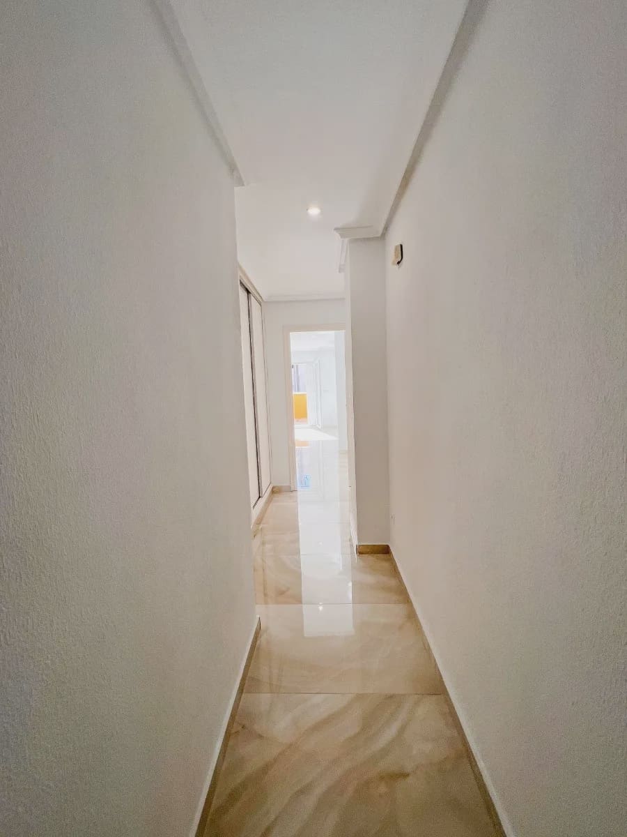 2 soveværelse Villa til salg i Torrevieja med garage - € 198.900 (Ref: 9977707)