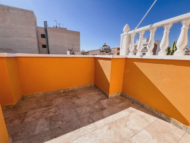 2 soveværelse Villa til salg i Puerto Deportivo, Torrevieja med garage - € 198.900 (Ref: 9977707)