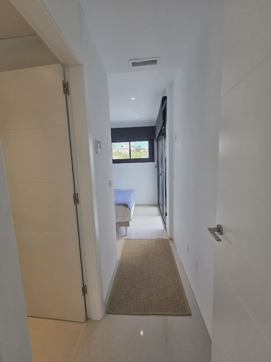 3 soveværelse Villa til salg i Ciudad Quesada med swimmingpool garage - € 470.000 (Ref: 9977708)