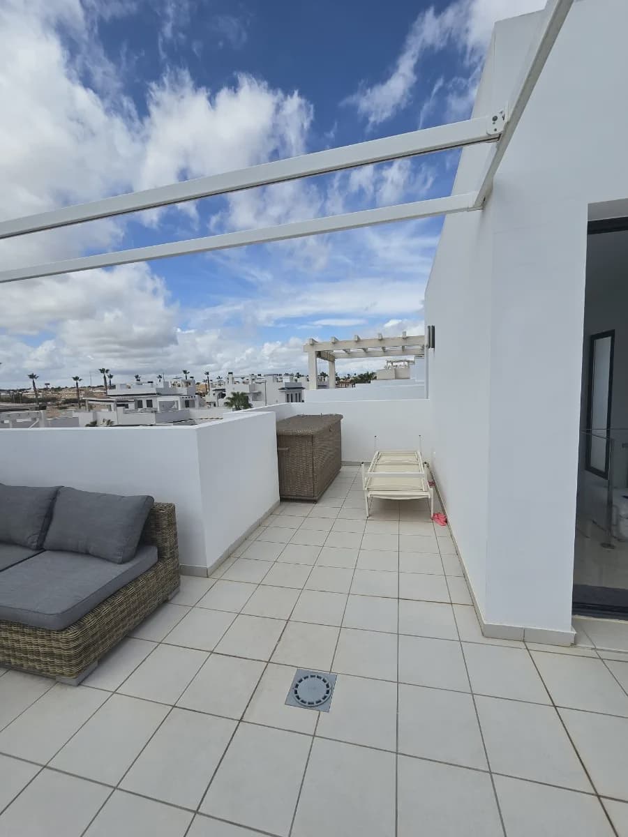 3 soveværelse Villa til salg i Ciudad Quesada med swimmingpool garage - € 470.000 (Ref: 9977708)