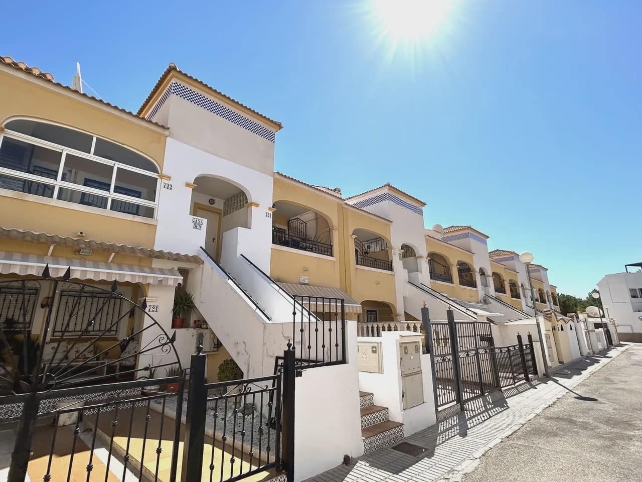 2 bedroom Villa for sale in Los Altos with pool garage - € 155,900 (Ref: 9977709)