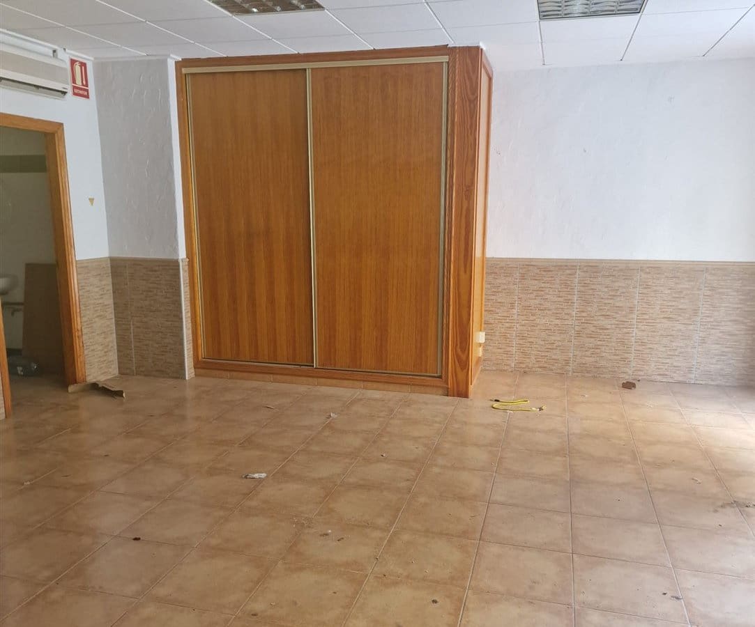 Local Comercial en Orihuela en venta - 37.000 € (Ref: 9979311)