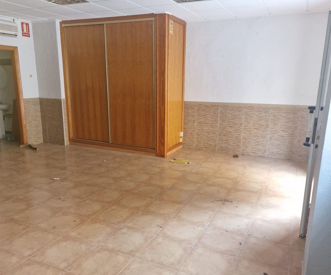 Local Comercial en Orihuela en venta - 37.000 € (Ref: 9979311)