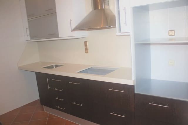 3 soverom Hus til salgs i Los Altos med svømmebasseng garasje - € 355 000 (Ref: 9979326)