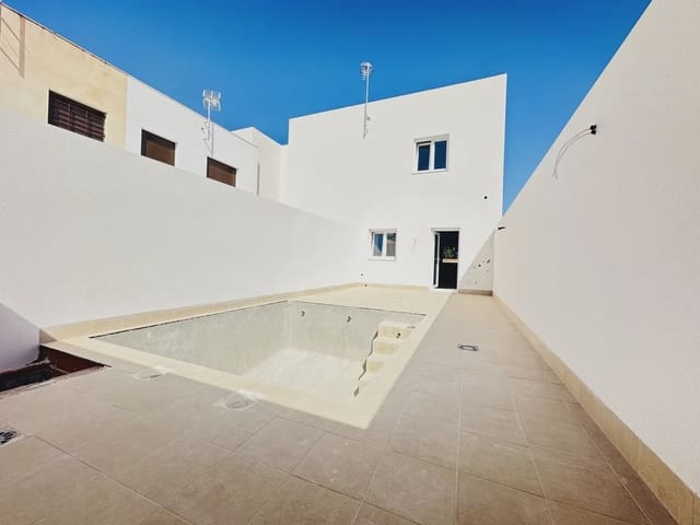 3 soverom Villa til salgs i Pilar de la Horadada ciudad, Pilar de la Horadada med svømmebasseng garasje - € 265 000 (Ref: 9979332)