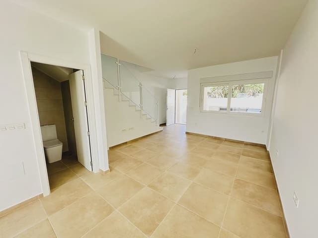 3 soverom Villa til salgs i Pilar de la Horadada ciudad, Pilar de la Horadada med svømmebasseng garasje - € 265 000 (Ref: 9979332)