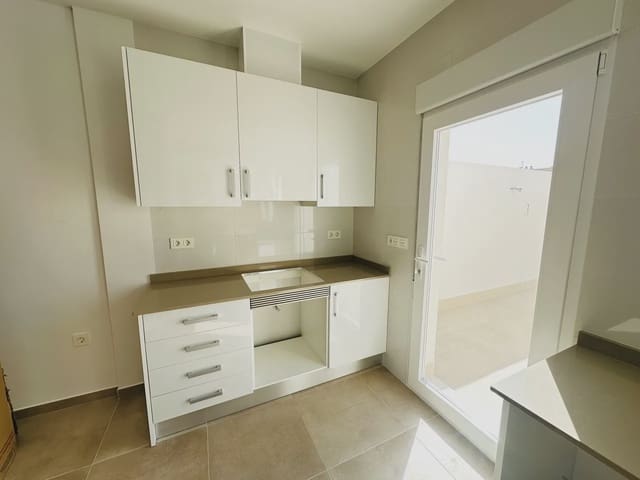 3 soverom Villa til salgs i Pilar de la Horadada ciudad, Pilar de la Horadada med svømmebasseng garasje - € 265 000 (Ref: 9979332)