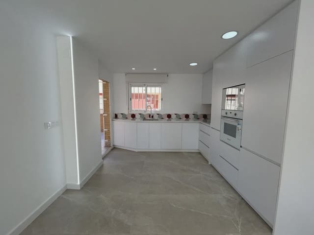 2 bedroom Apartment for sale in Pilar de la Horadada ciudad, Pilar de la Horadada with pool garage - € 225,000 (Ref: 9979338)