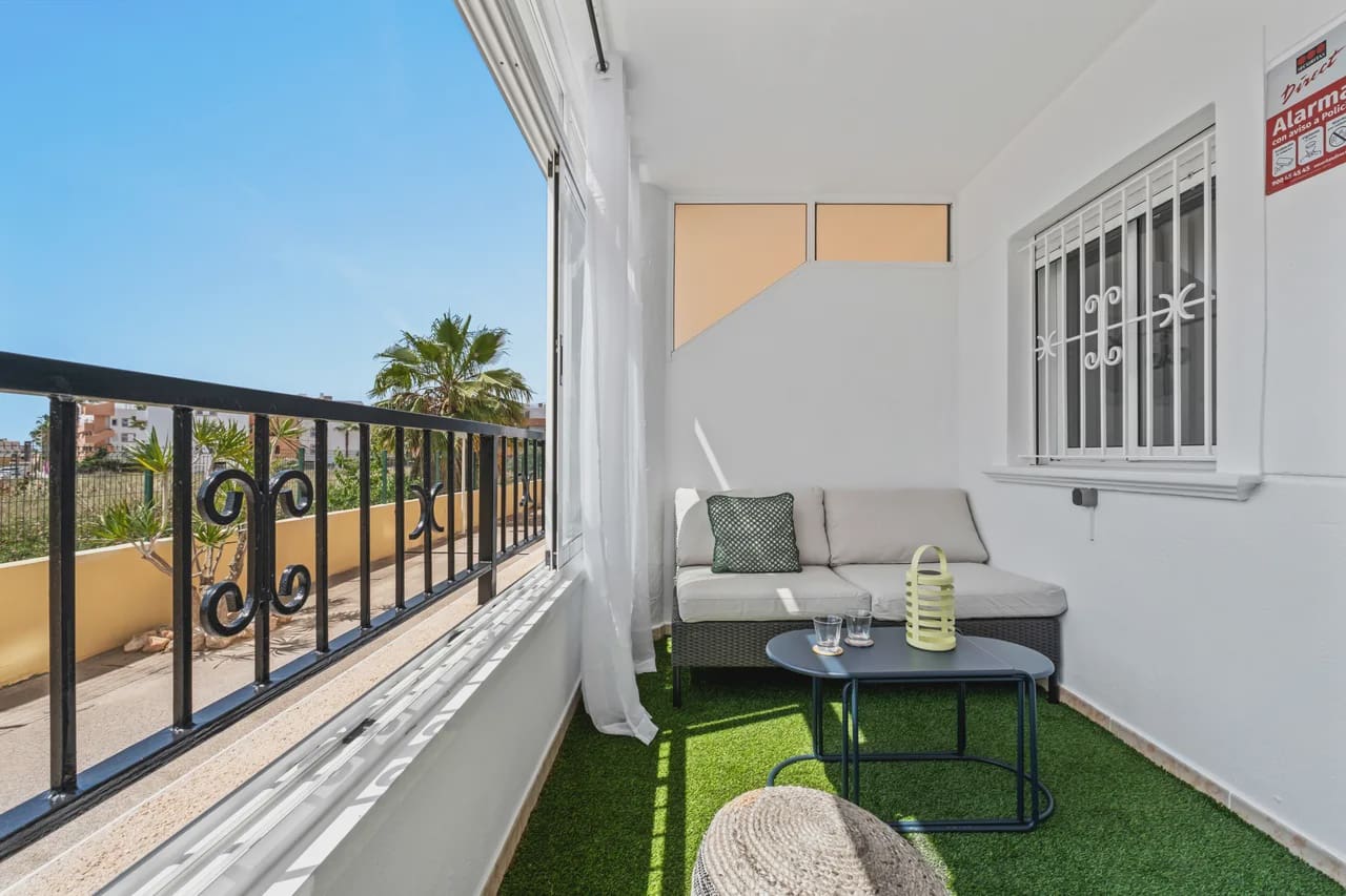 Apartamento de 2 habitaciones en Playa Flamenca en venta con piscina - 194.800 € (Ref: 9979345)