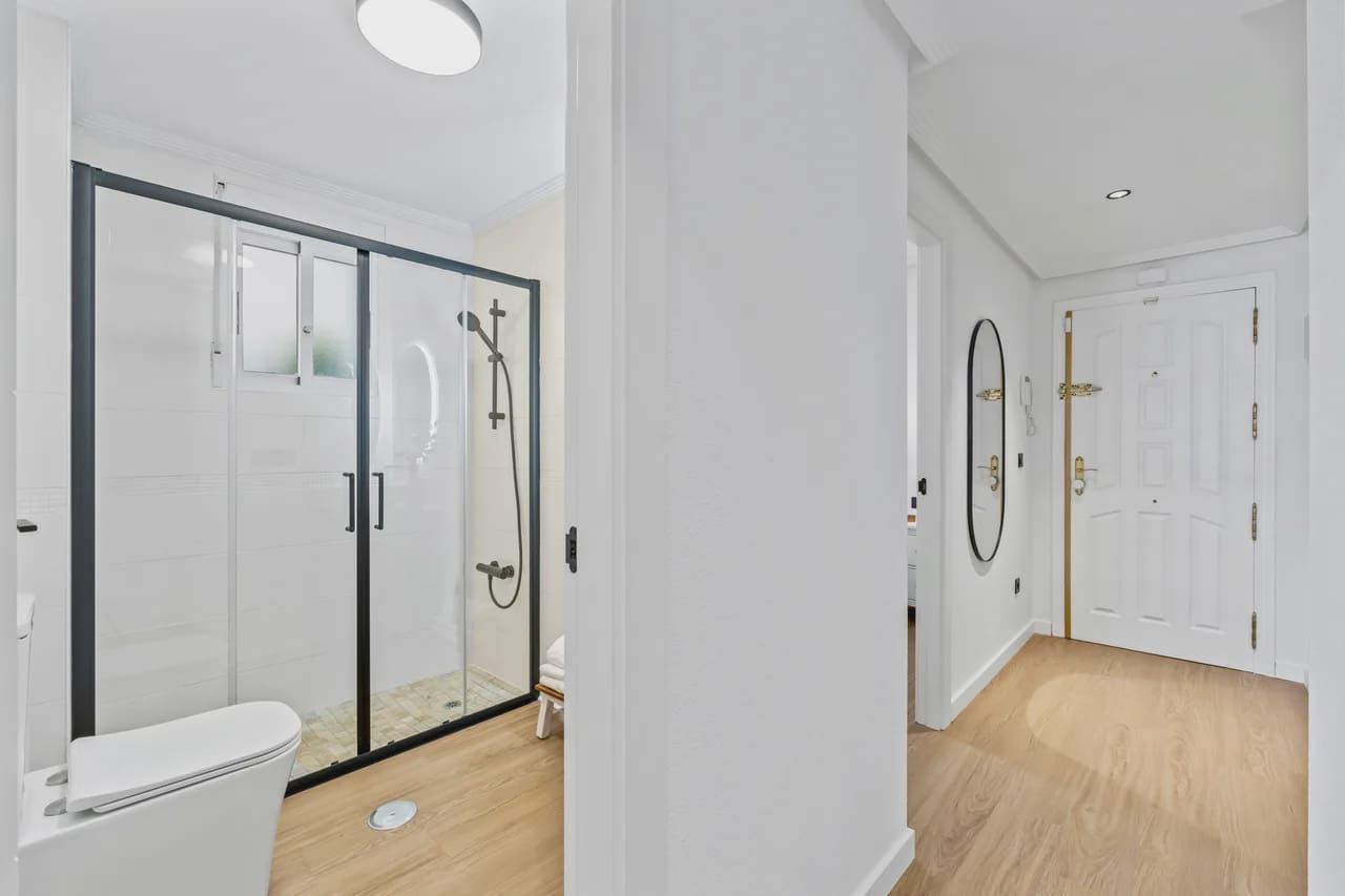 Apartamento de 2 habitaciones en Playa Flamenca en venta con piscina - 194.800 € (Ref: 9979345)