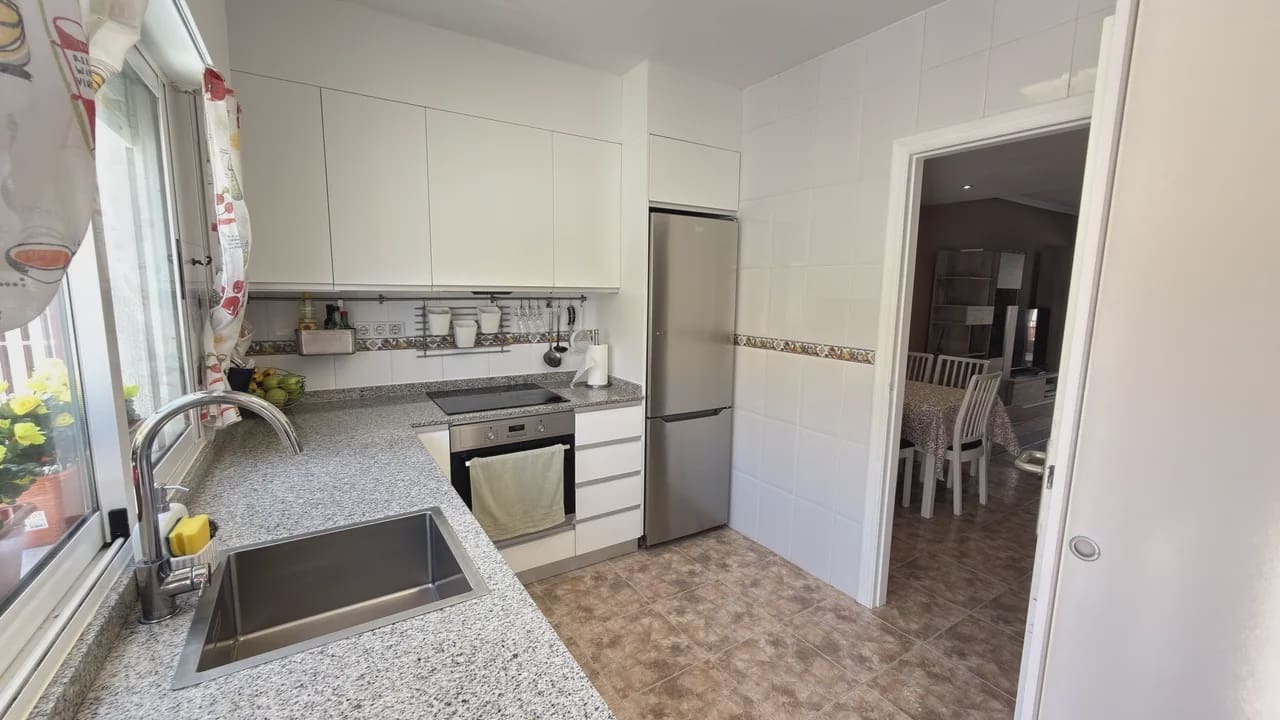 3 sypialnia Dom na sprzedaż w La Zenia z basenem garażem - 229 950 € (Ref: 9979348)