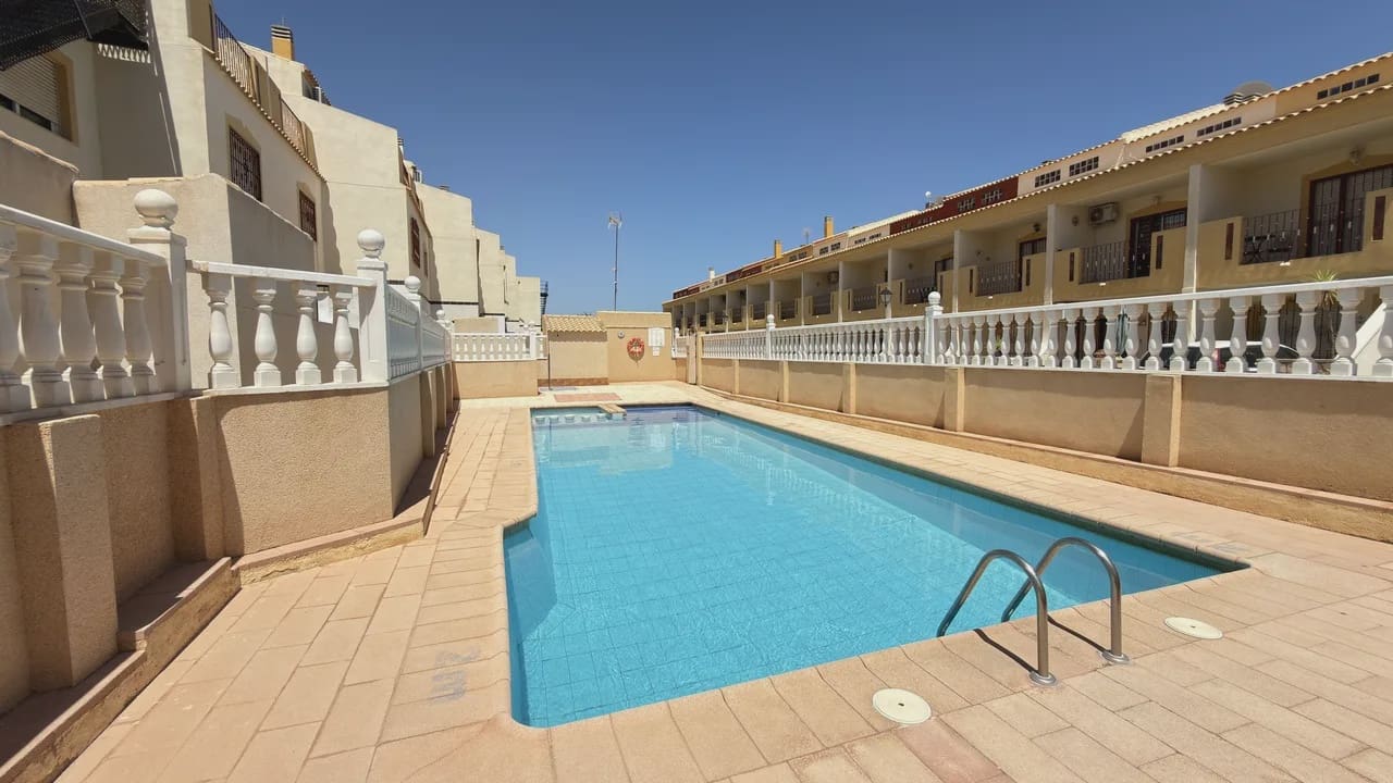 3 sypialnia Dom na sprzedaż w La Zenia z basenem garażem - 229 950 € (Ref: 9979348)