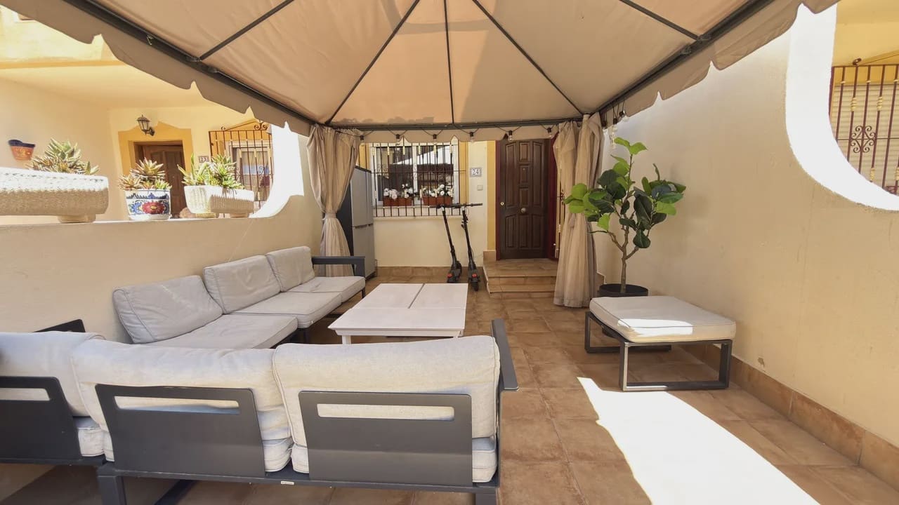 3 sypialnia Dom na sprzedaż w La Zenia z basenem garażem - 229 950 € (Ref: 9979348)