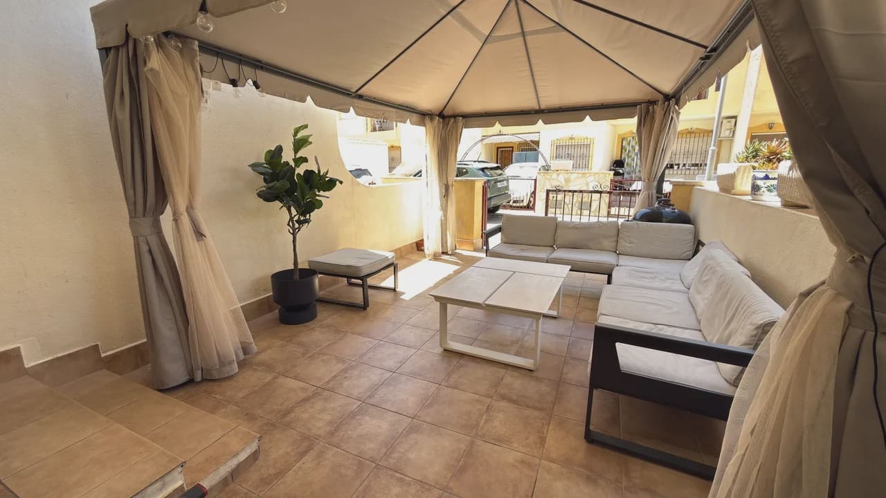 3 sypialnia Dom na sprzedaż w La Zenia z basenem garażem - 229 950 € (Ref: 9979348)