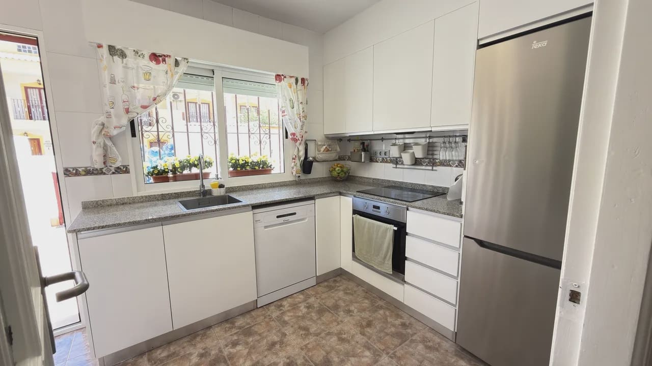 3 sypialnia Dom na sprzedaż w La Zenia z basenem garażem - 229 950 € (Ref: 9979348)