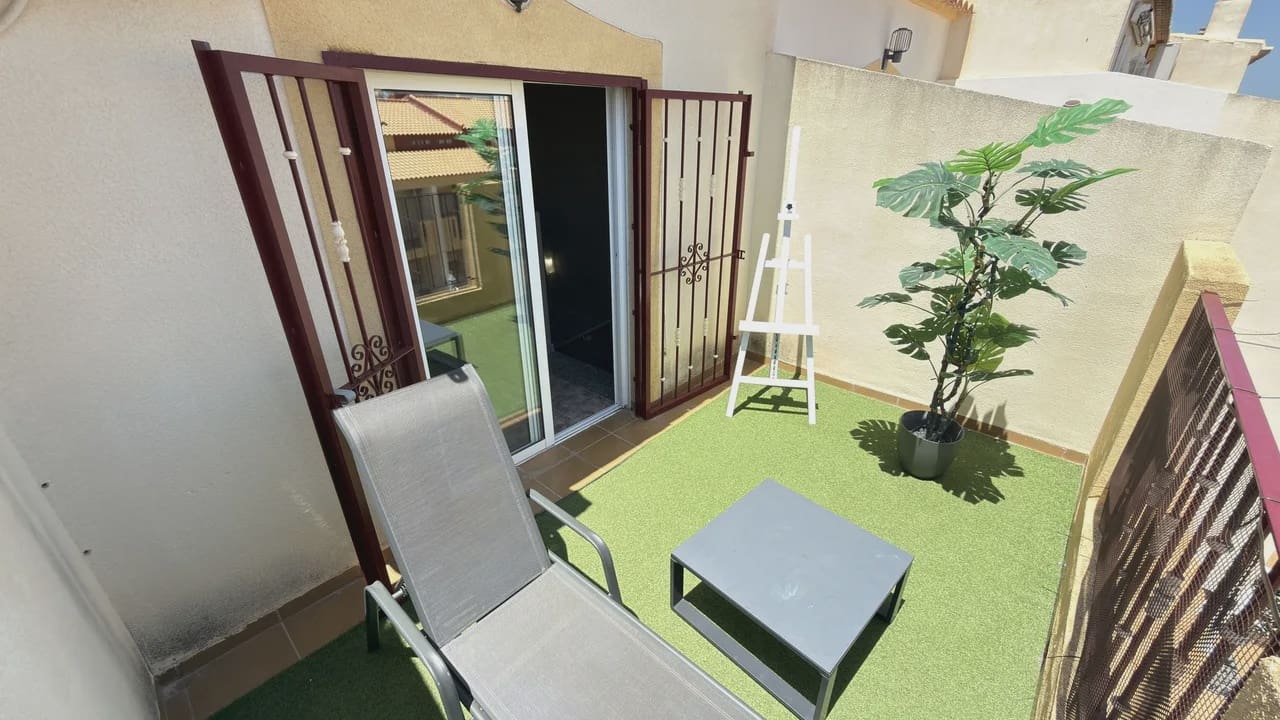3 sypialnia Dom na sprzedaż w La Zenia z basenem garażem - 229 950 € (Ref: 9979348)