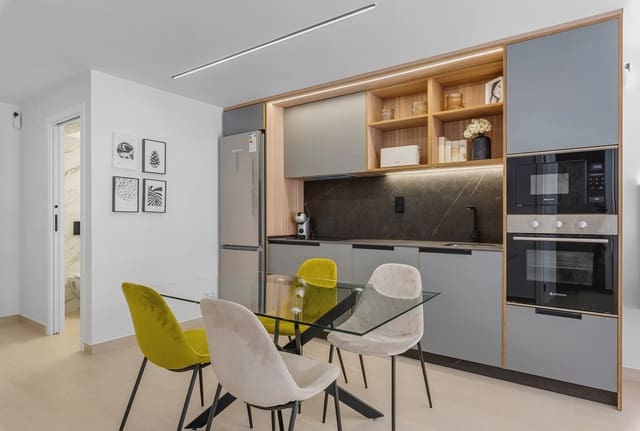 Apartamento de 2 habitaciones en Guardamar Playa, Guardamar del Segura en venta con piscina garaje - 222.000 € (Ref: 9979351)