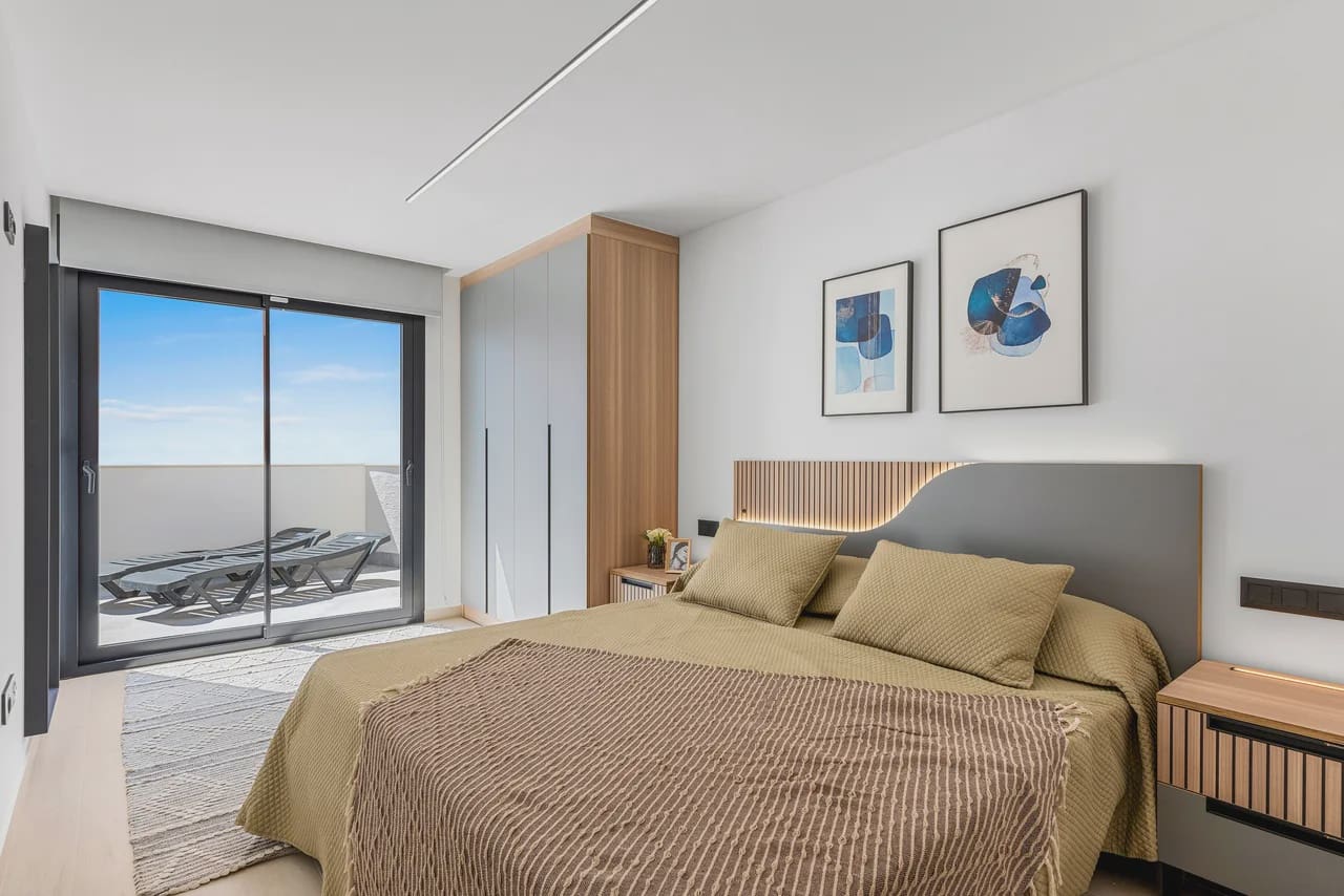 Apartamento de 2 habitaciones en Guardamar del Segura en venta con piscina garaje - 222.000 € (Ref: 9979351)