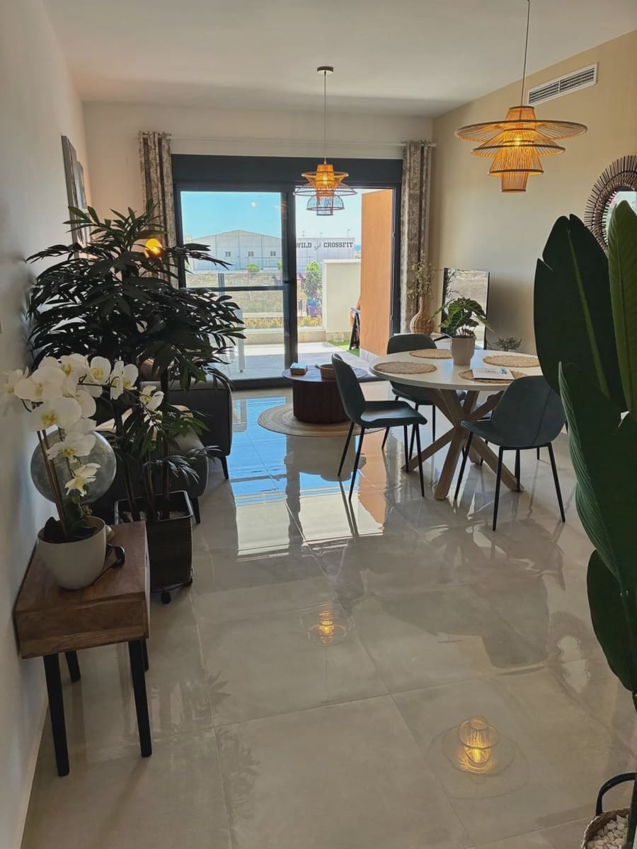 2 soveværelse Lejlighed til salg i Pilar de la Horadada med swimmingpool garage - € 289.000 (Ref: 9979354)