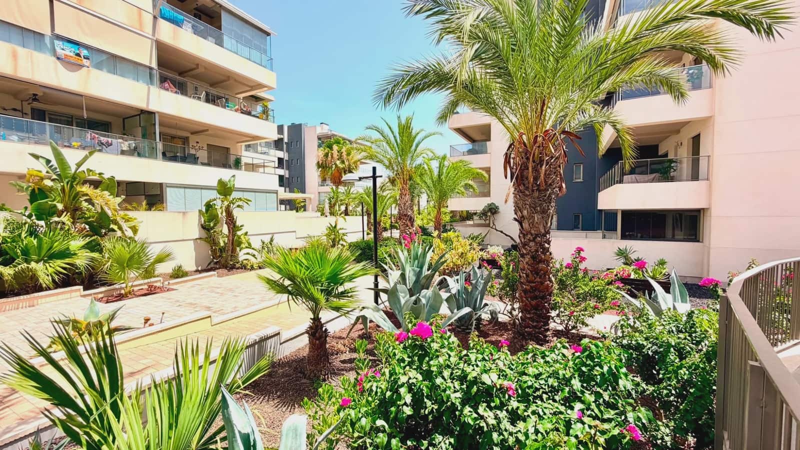 2 soverom Leilighet til salgs i Orihuela Costa med svømmebasseng garasje - € 269 900 (Ref: 9979355)