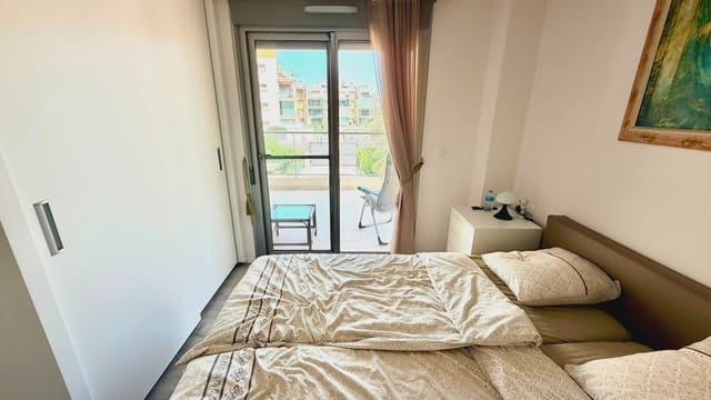 2 soverom Leilighet til salgs i Villamartin, Orihuela med svømmebasseng garasje - € 269 900 (Ref: 9979355)