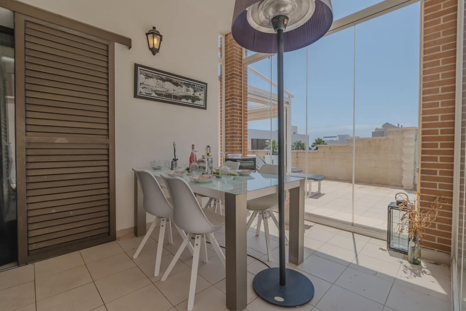 Apartamento de 2 habitaciones en Guardamar del Segura en venta con piscina garaje - 299.000 € (Ref: 9979357)